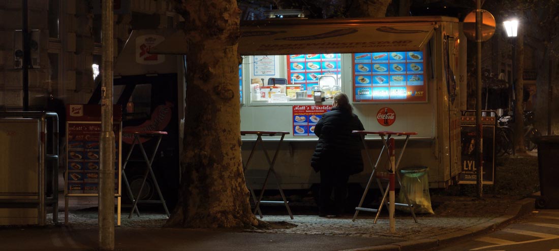 Tipps für die Nachtfotografie in der City: Bars, Straßen und Buden